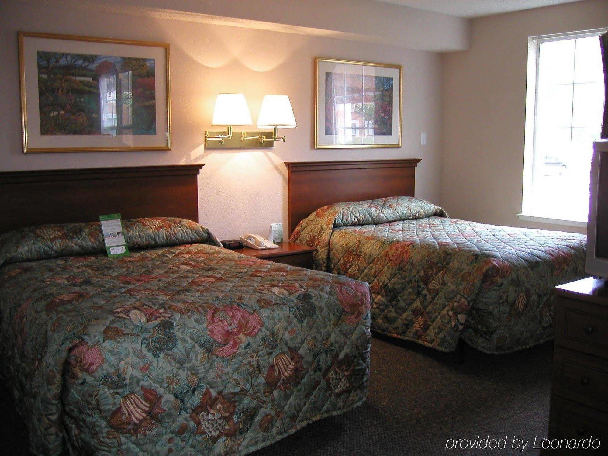 Intown Suites Extended Stay Baton Rouge La Denham Springs Room photo